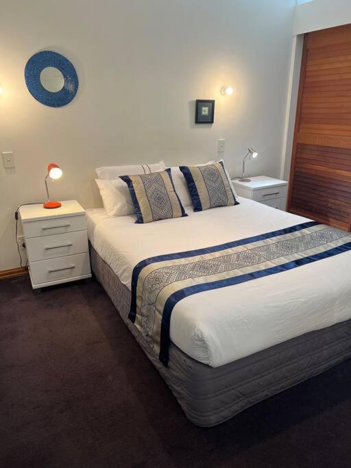 Seaview Waterfront Hotel Apt Окленд Экстерьер фото