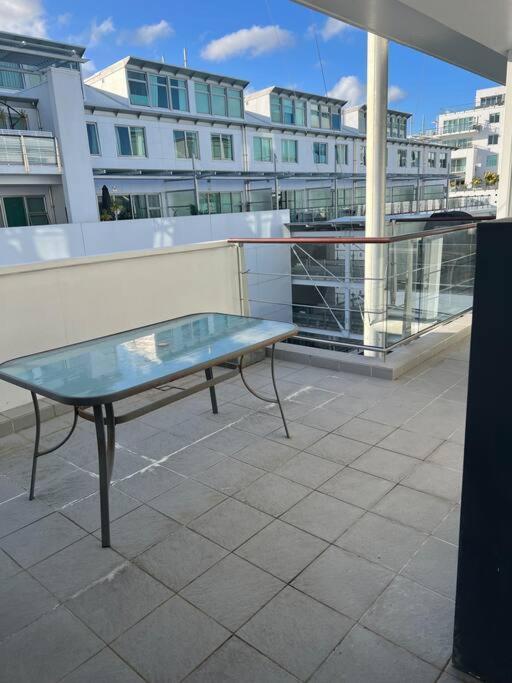 Seaview Waterfront Hotel Apt Окленд Экстерьер фото
