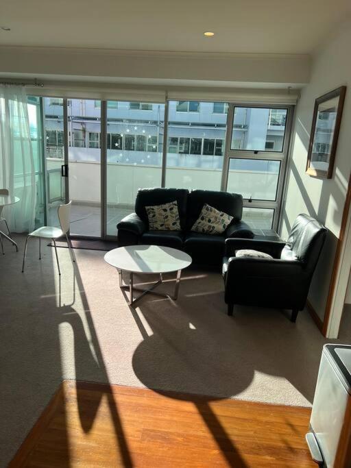 Seaview Waterfront Hotel Apt Окленд Экстерьер фото
