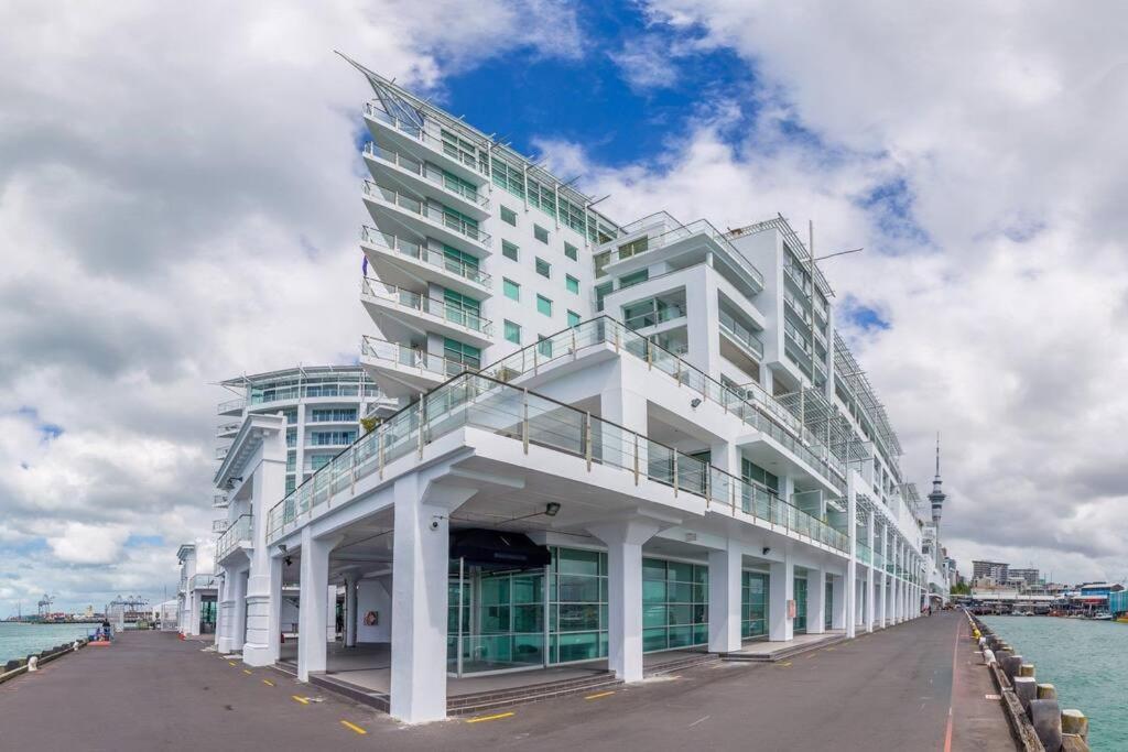 Seaview Waterfront Hotel Apt Окленд Экстерьер фото
