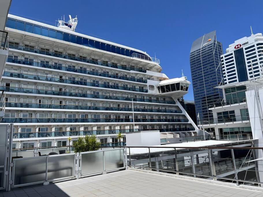 Seaview Waterfront Hotel Apt Окленд Экстерьер фото