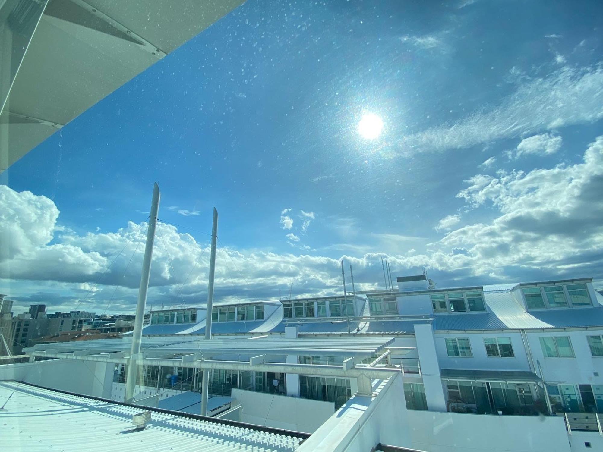Seaview Waterfront Hotel Apt Окленд Экстерьер фото