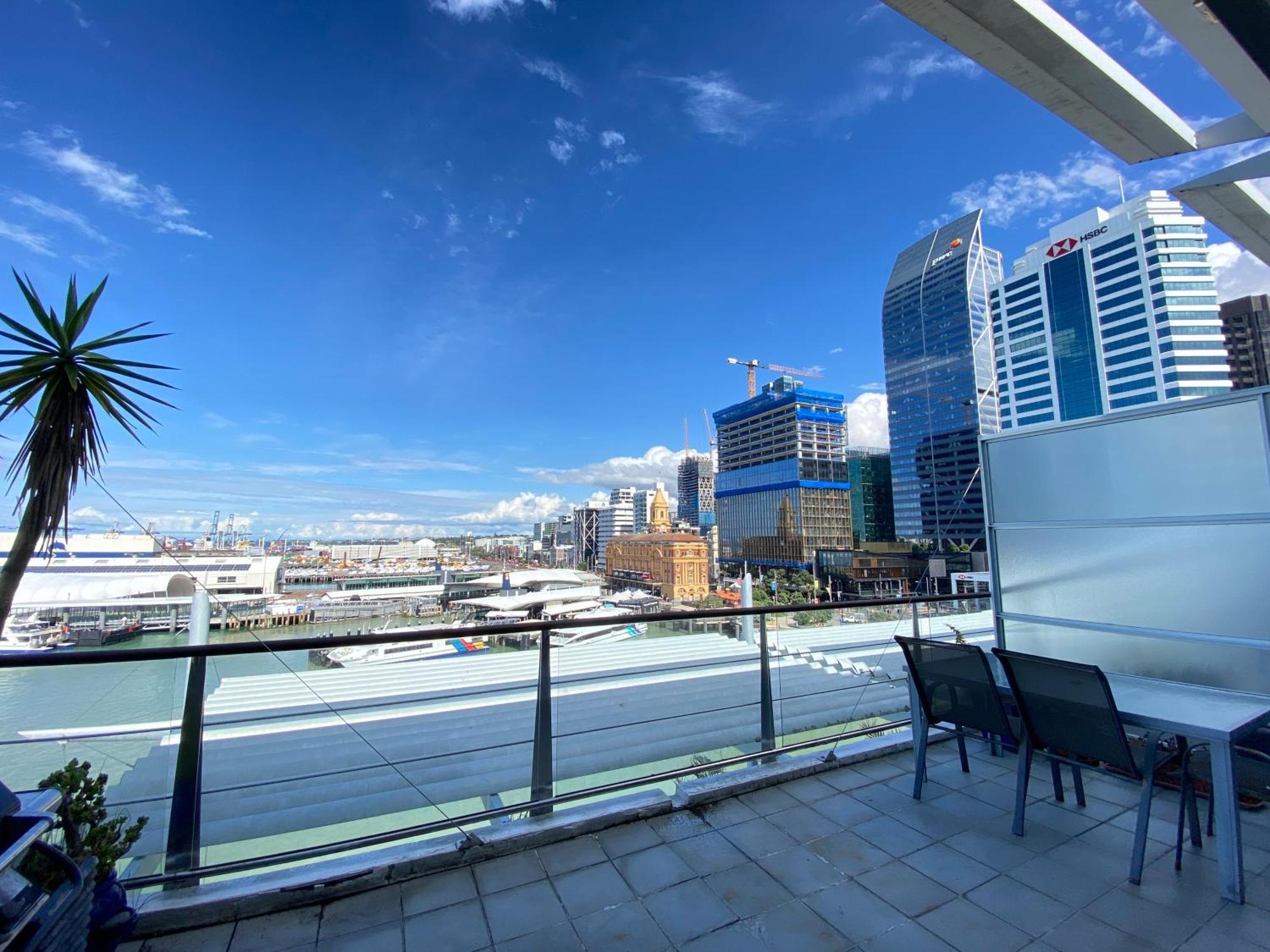 Seaview Waterfront Hotel Apt Окленд Экстерьер фото
