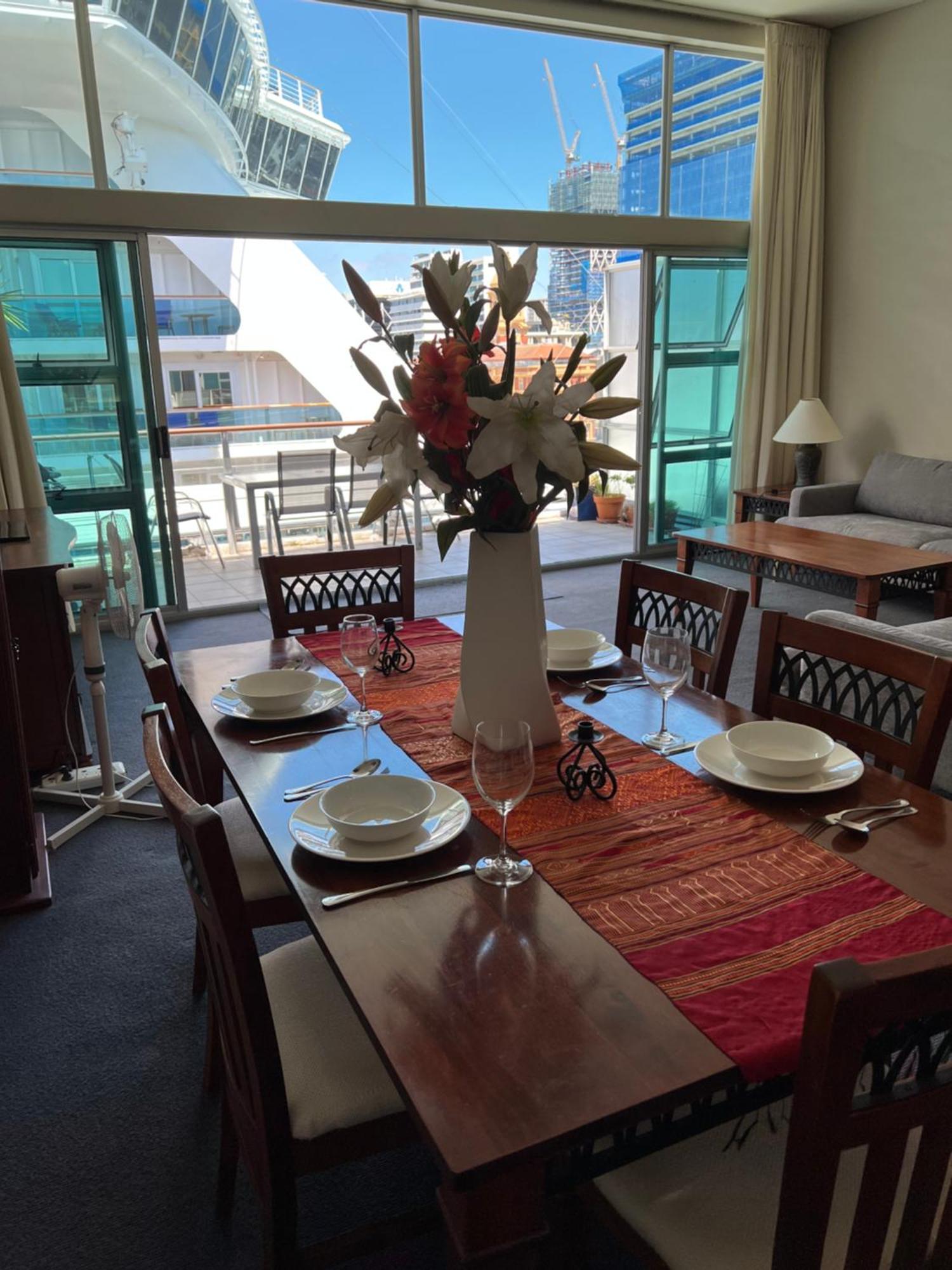 Seaview Waterfront Hotel Apt Окленд Экстерьер фото